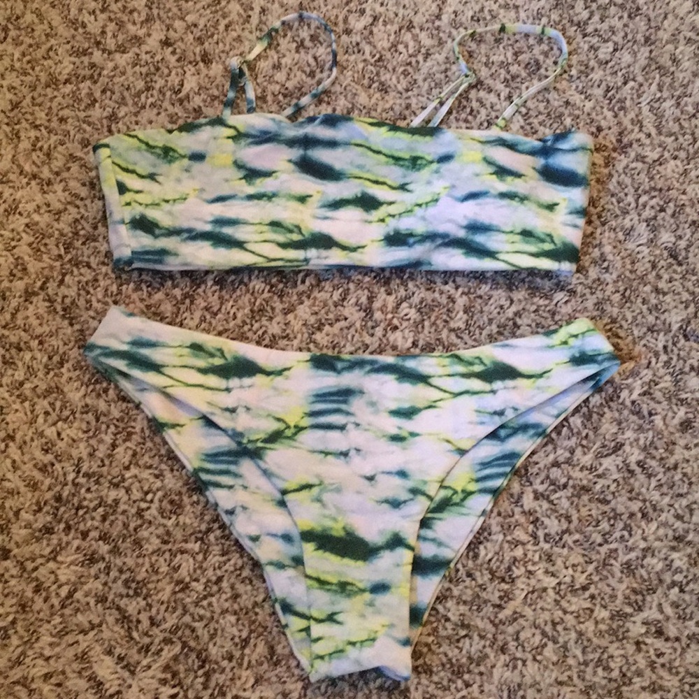 Strapless and non- strapless bathing suit